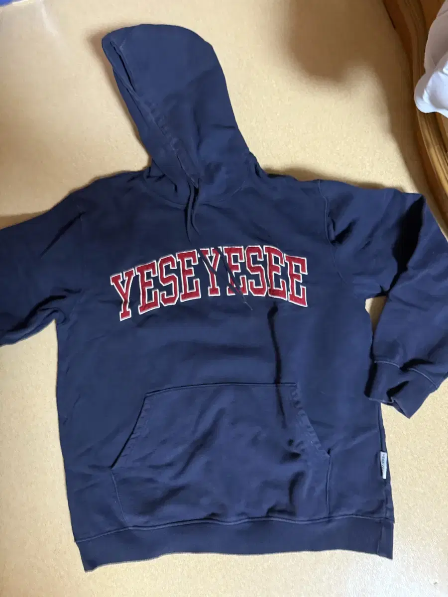 Yeseyesee hoodie