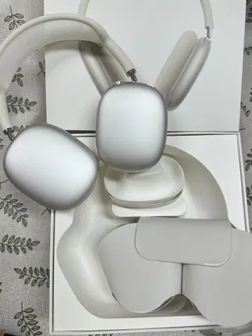 초특가 상품입니다! 완전히 미개봉의 Air Pods Max 2세대