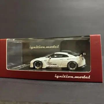 이그니션 모델 1/64 팬데믹 R35 GT-R 화이트