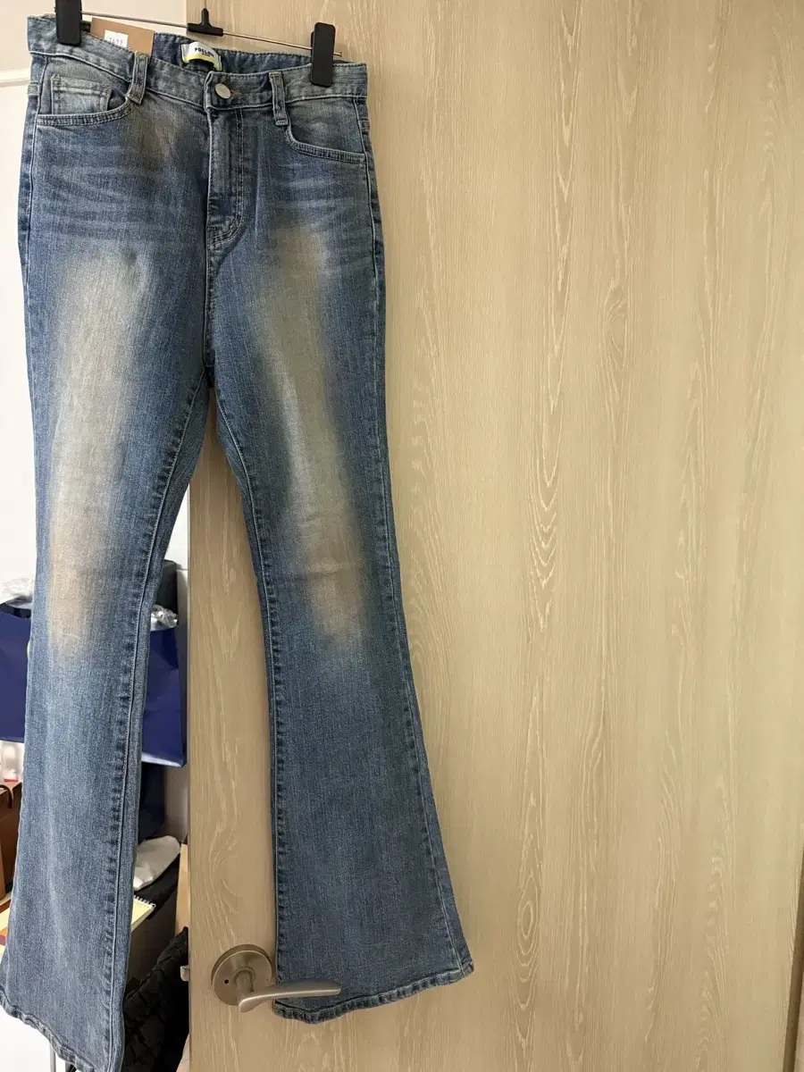 부츠컷 데님 워싱 청바지