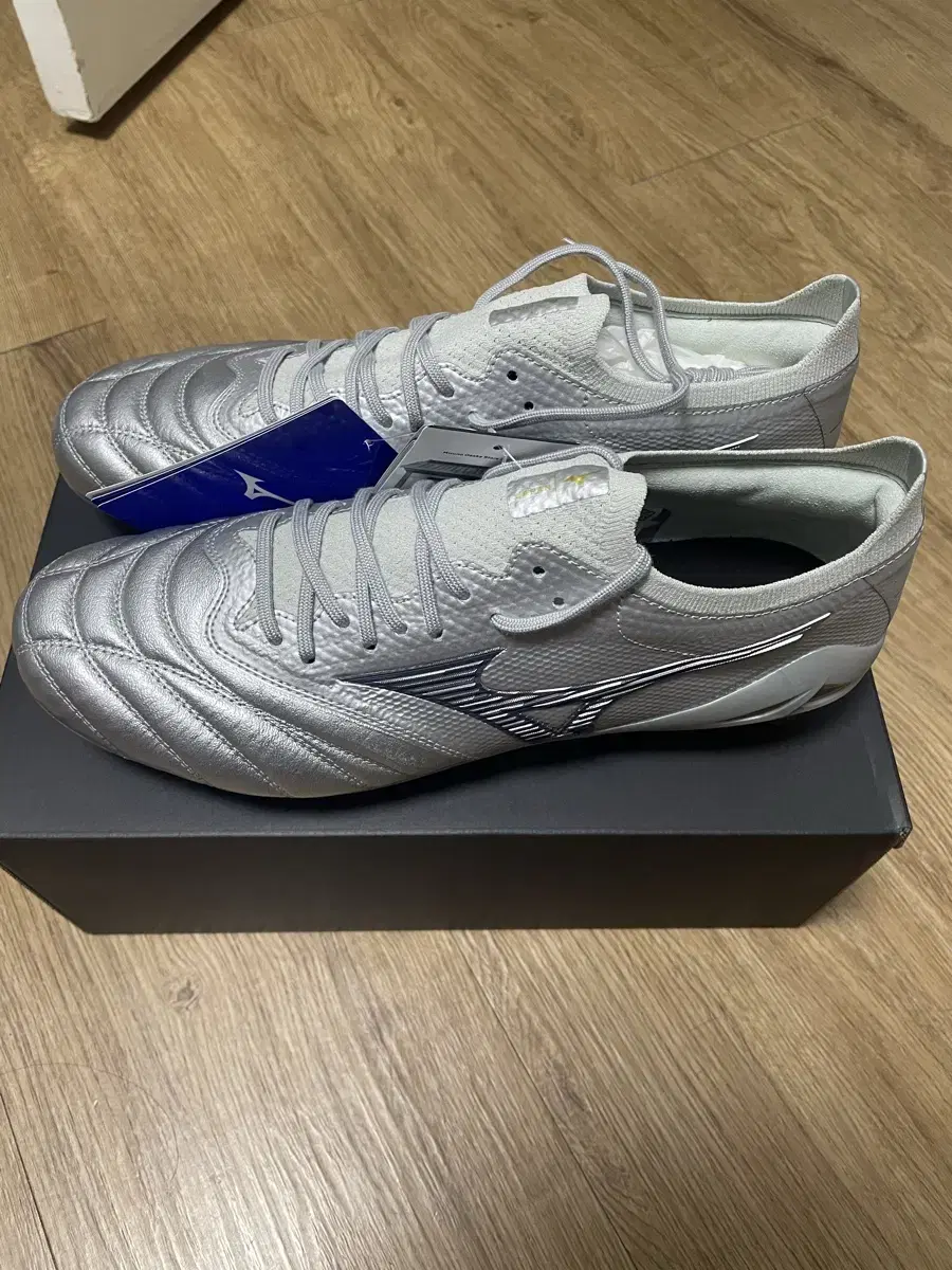 Mizuno Morelia Neo 4 Beta Japan Soccer Shoes, Size 265