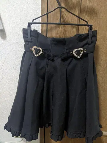 ROJITA 하트 비쥬 버클 플레어 스커트