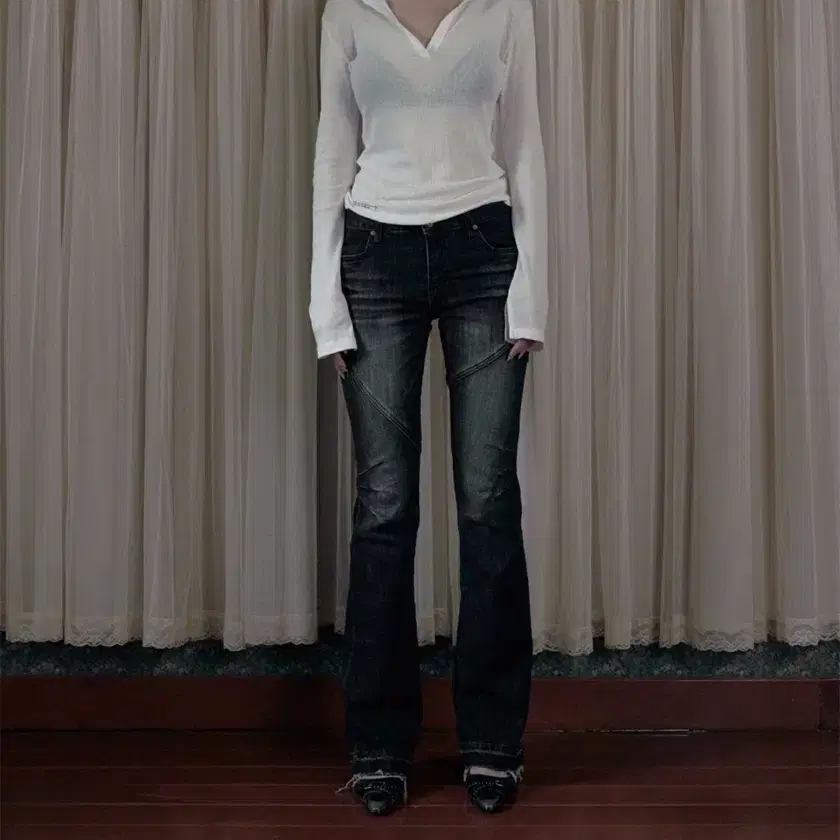 【BOHEMIAN SEOUL】24fw CURVED LINE BOOTCUT JEANS BOHEMIAN SEOUL | 보헤미안서울 Bohemian Seoul Curved Line