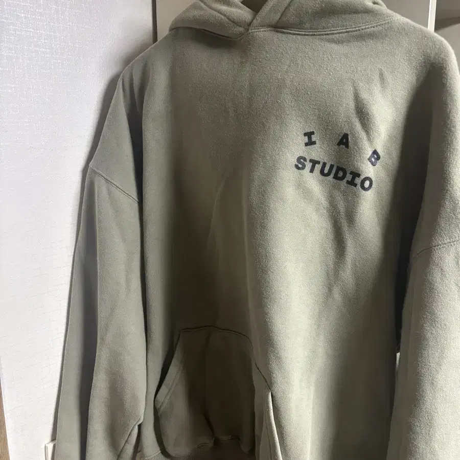 IAB-STUDIO | 아이앱스튜디오 XL I-APP Sweatshirt Oatmeal Navy