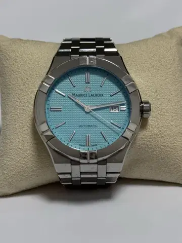 모리스 라크로와 아이콘 42mm 썸머 에디션 터콰이즈 다이얼