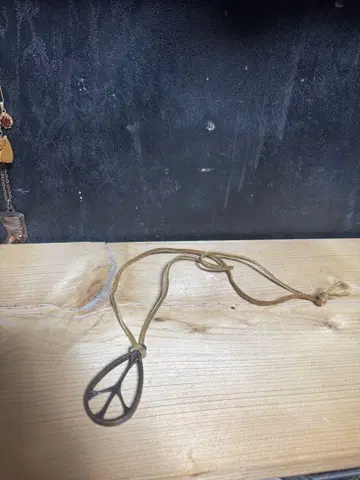 빈티지 가죽 히피 피스 목걸이
