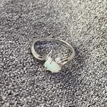 오팔 반지