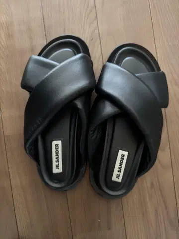 Jil Sander 질 샌더 패딩 가죽 샌들 41