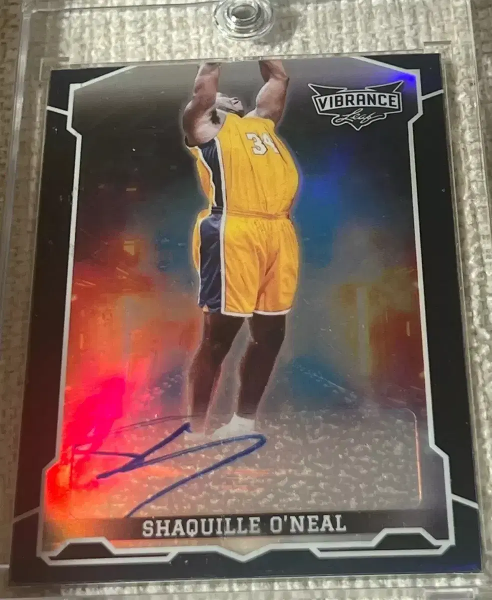 Shaquille O'Neal Signature 2022 Leaf Vibrance SSP Signature!