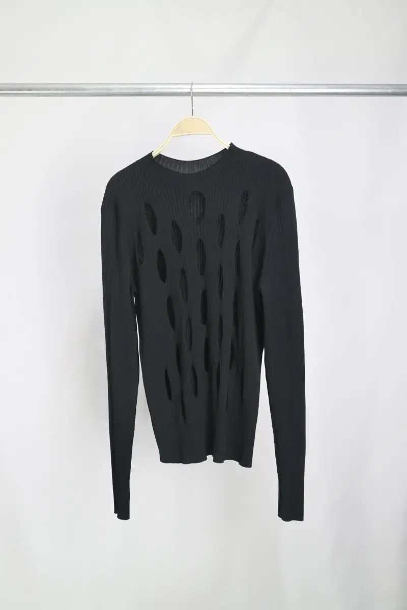 Dion Lee 디온리 펀칭 스웻셔츠
