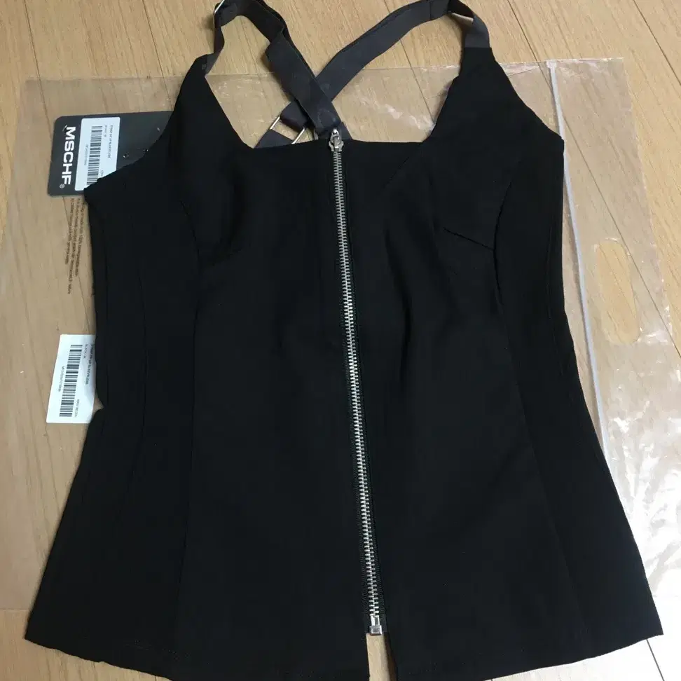 MISCHIEF | 미스치프 Mischief Strap Zip-Up Sleeveless Black