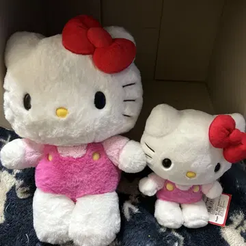 산리오 헬로키티 봉제 인형 2개