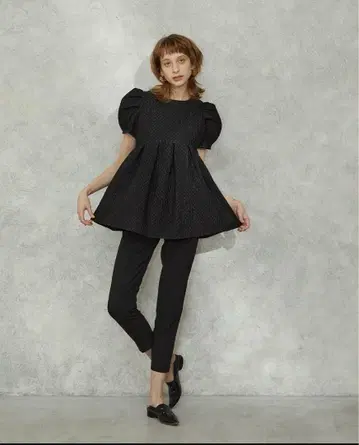 새상품급 BOW.A JACQUARD PEONY TOPS