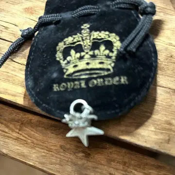 로얄오더 ROYALORDER 스몰 스타 크라운 펜던트