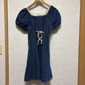 새상품급 Maison de Lyla 레이스업 데님 오프숄더 원피스