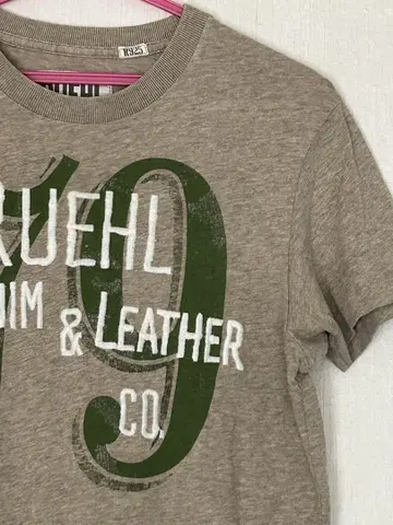 RUEHL No.925 자수 로고 룸 넘버 925 반팔 티셔츠