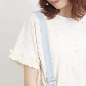사만사 모스모스 아일렛 자카드 프릴 티셔츠