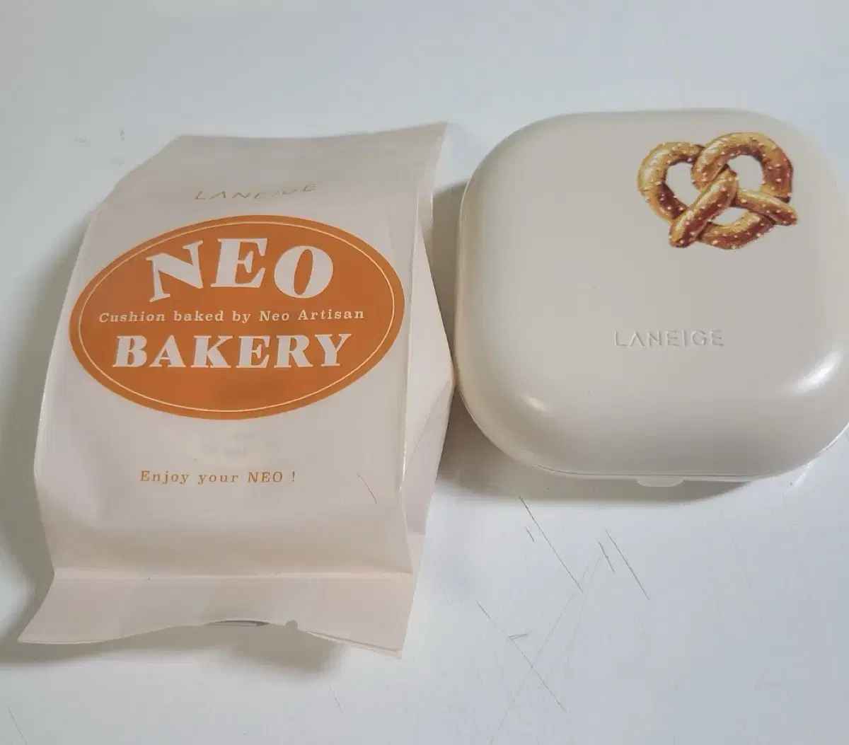 Selling Laneige Neo Cushion Bakery Edition 23N.