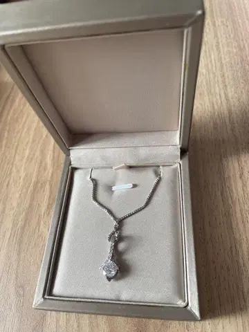 엘레강트 크리스탈 펜던트 목걸이