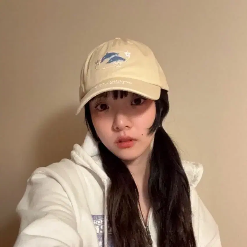 Aimyon Dolphin Apartment Beige Hat