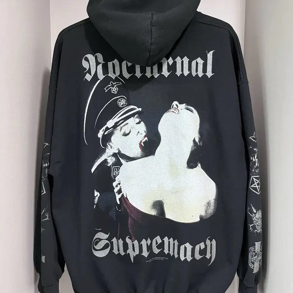 VETEMENTS☆関税込☆クレイドル・オブ・フィルスフーディー no-remorse_cof-dh001