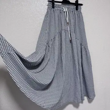 체크 무늬 롱 스커트