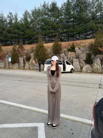 더블 지퍼 하이넥 슬림 티셔츠 센터 프레스 와이드 팬츠 셋업 모카