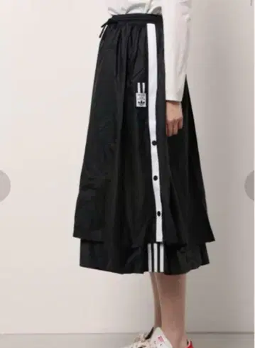새상품급 아디다스 블레이크 아디다스 오리지널 나일론 스커트 롱 X S