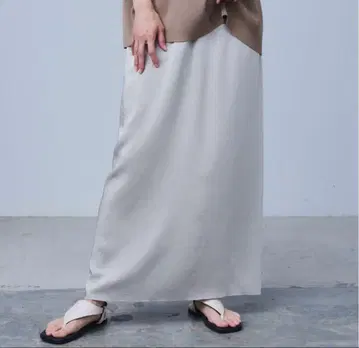 STUNNING LURE 이지 내로우 스커트 베이지 사이즈 1