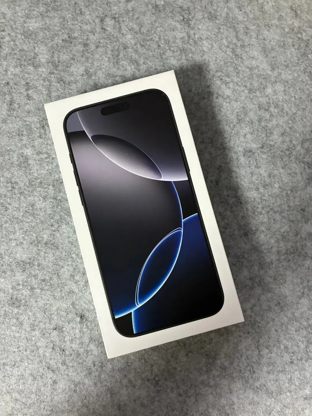 아이폰 16 Pro Max 화이트 티타늄 256G 미개봉 자급제