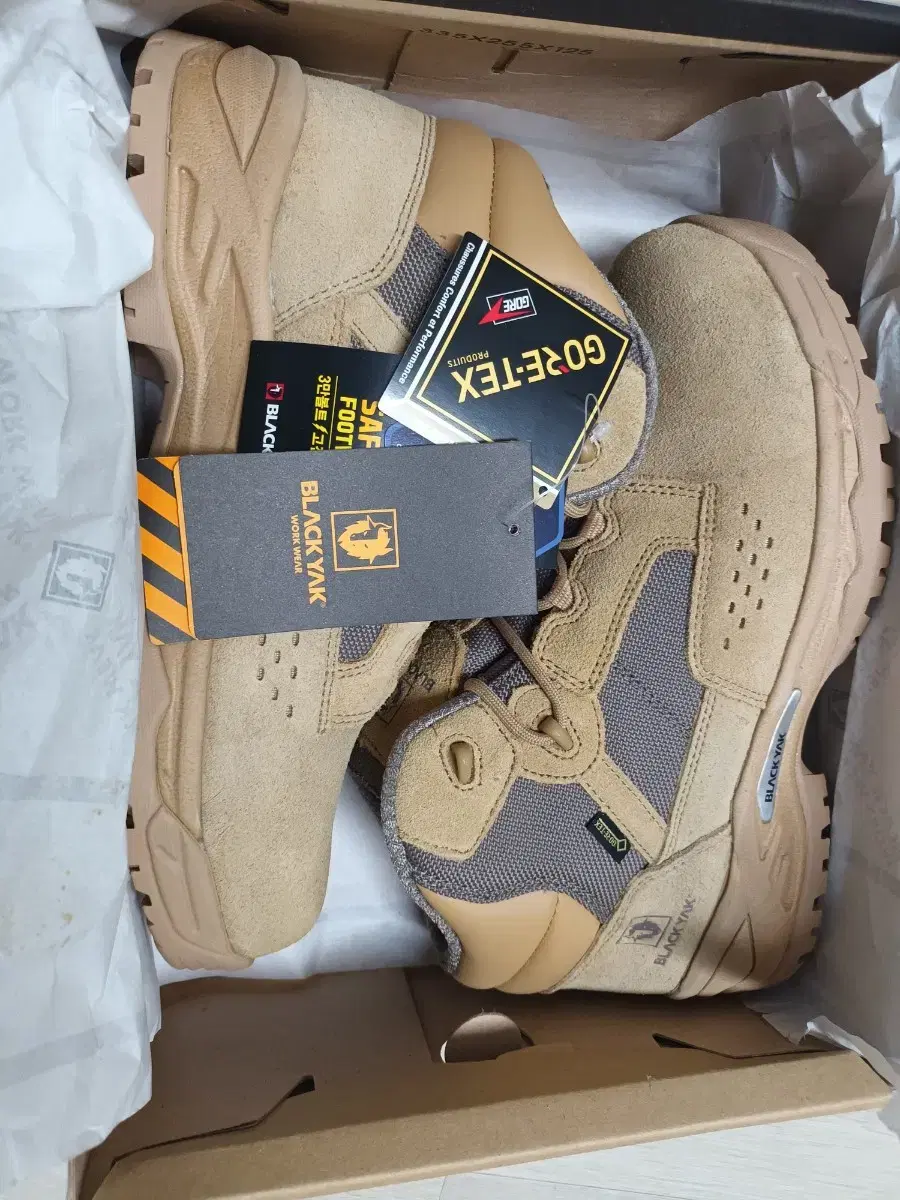 Blackyak Safety Shoes. Insulated Shoes 270 255*Gore-Tex yak-502G