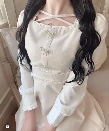 [가격 인하] evelyn 에블린 크로스 리본 비쥬 OP 아이보리