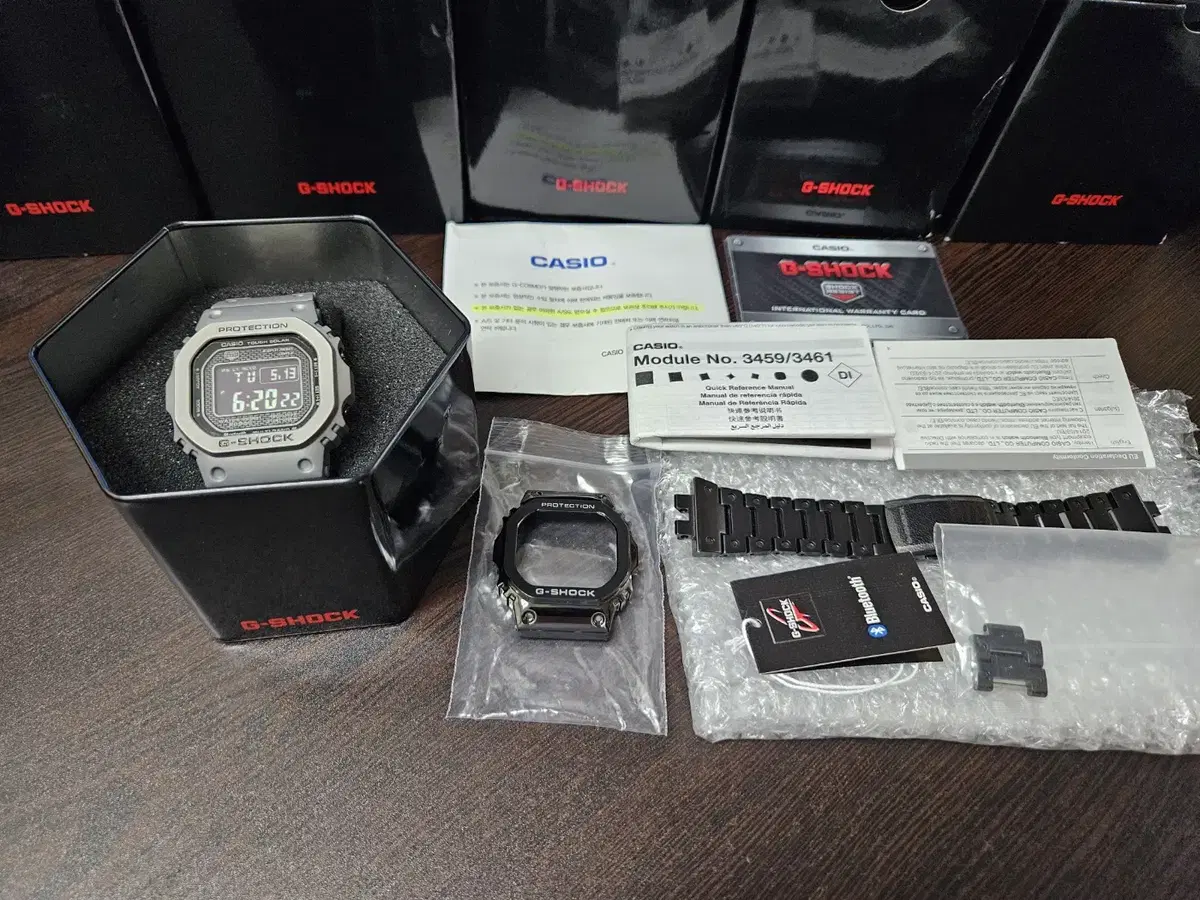 지샥 G-SHOCK GMW-B5000GD-1DR 블랙 풀메탈