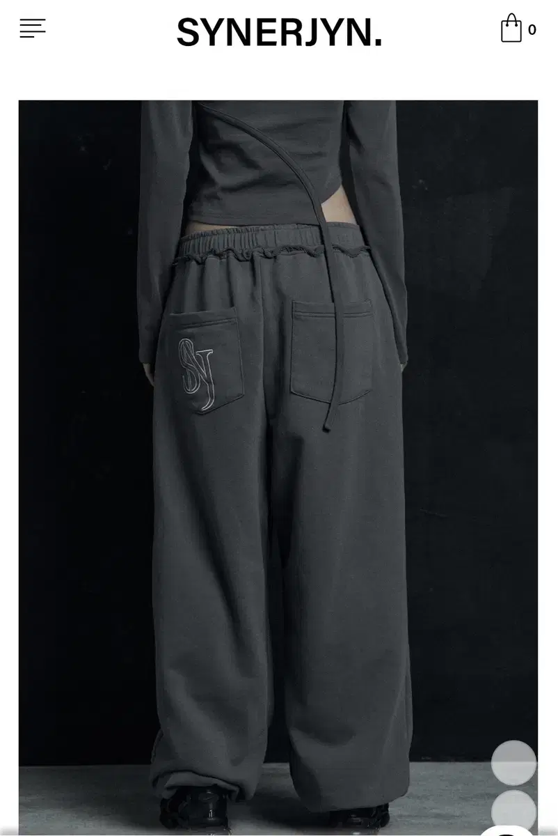 시너진 SNJ CUT-OFF SWEATPANTS CHARCOAL