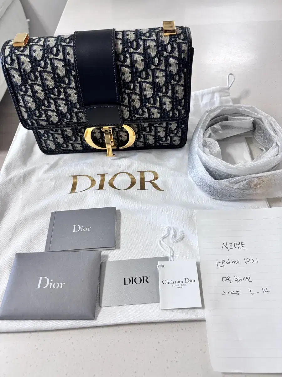 Dior Oblique Montaigne 30 Medium (Like New)