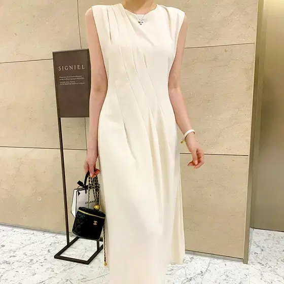연베이지 라운드 무지 아테네 원피스