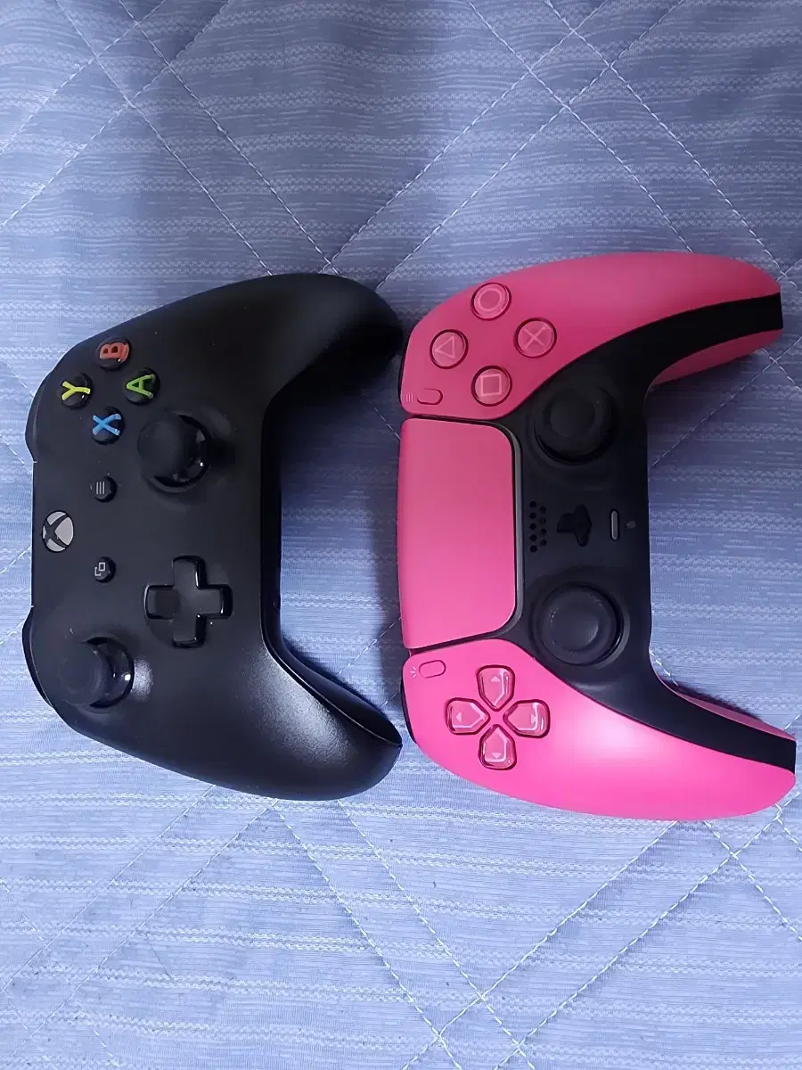 DualSense and Xbox 3rd generation pad
