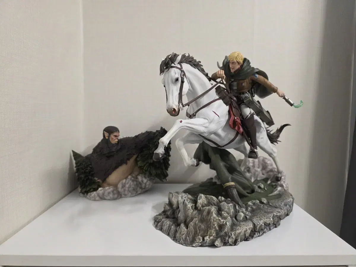 (Sell) Attack on Titan CHIKARA Erwin resin for sale.
