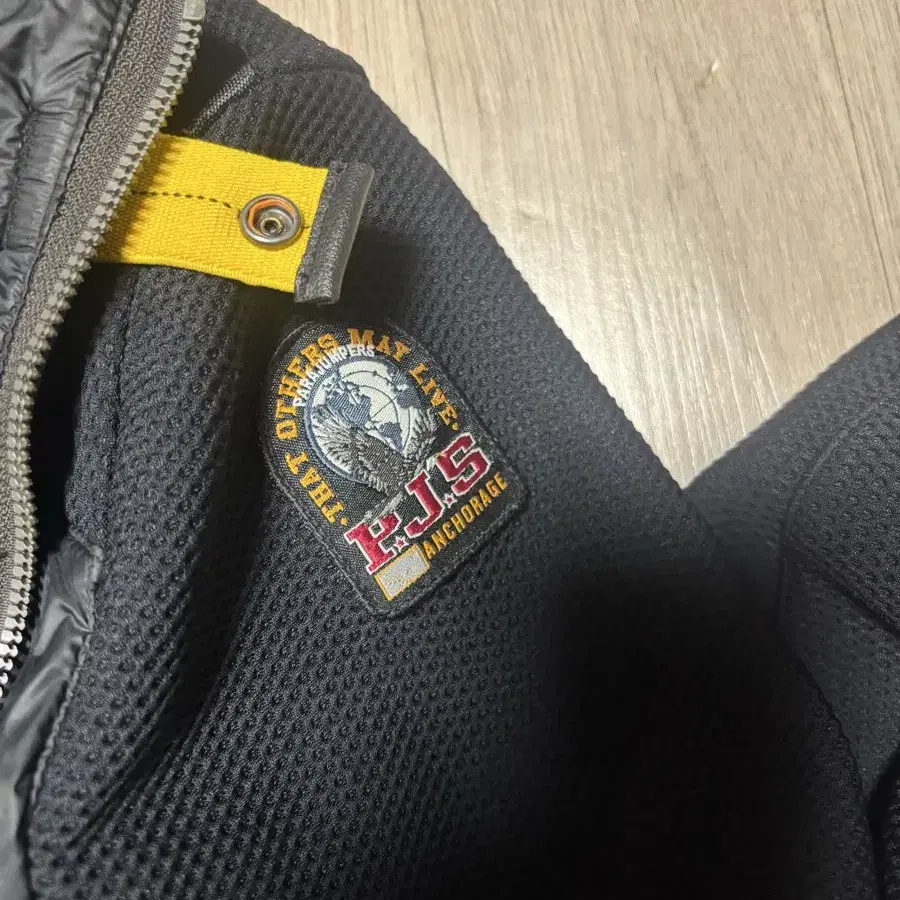 파라점퍼스 경량패딩 L