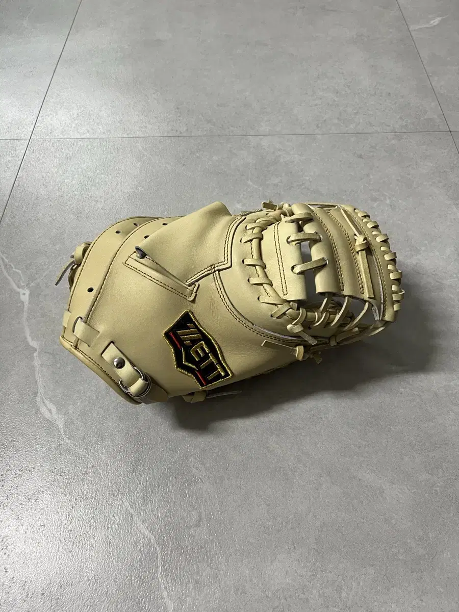 Zett Prostatus Catcher's Mitt