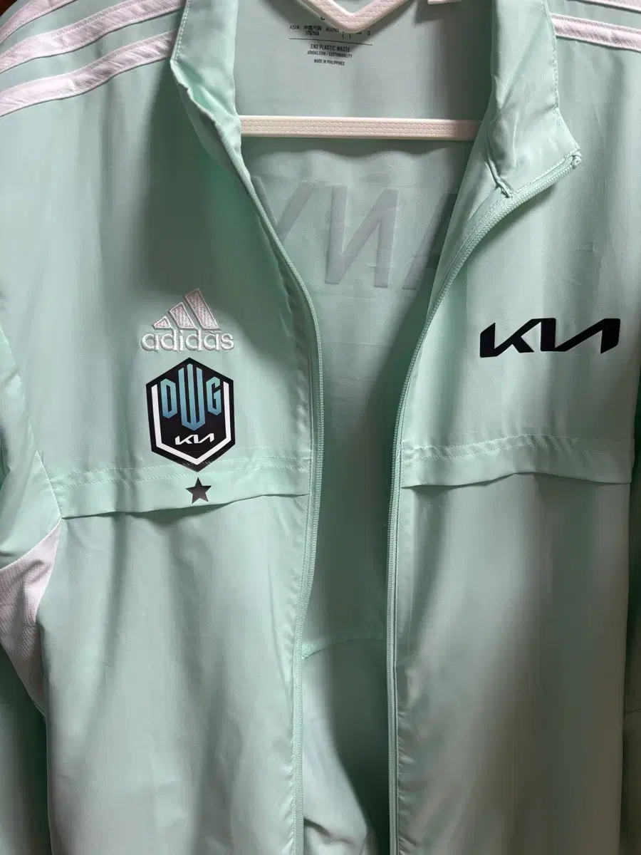 22 Damwon Canyon Marking L Size Windbreaker