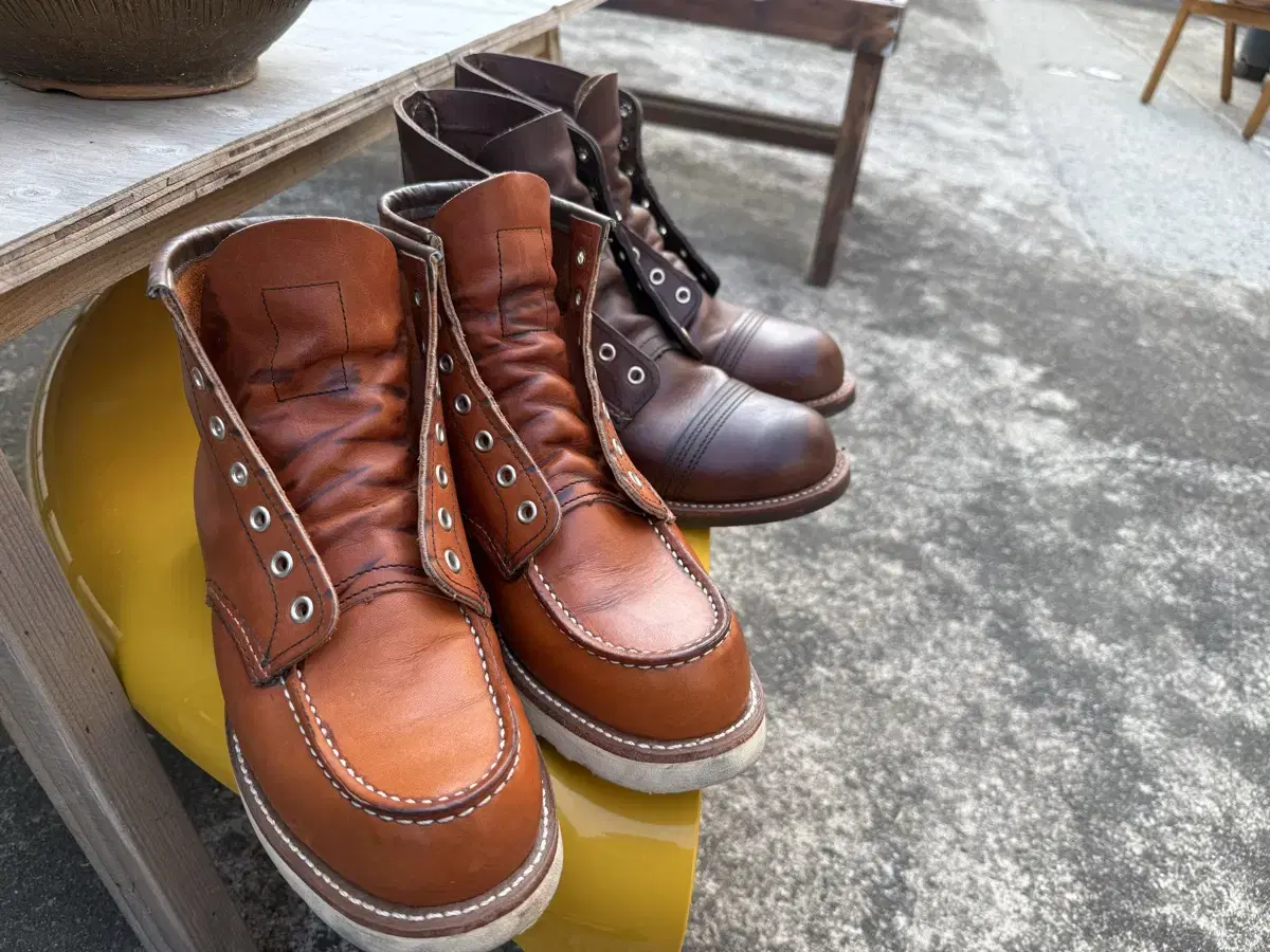 Red Wing Iron Ranger 8111 size 9.5 (275) toe damage