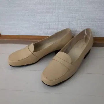 여성용 베이지 로퍼 펌프스 로우 힐 천연 가죽