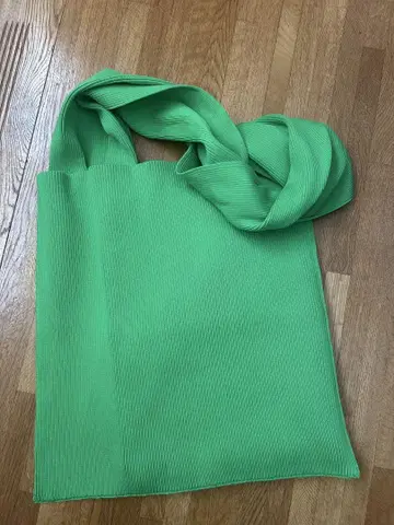 PERVERZE 퍼버즈 코튼 리브 라인 백/그린