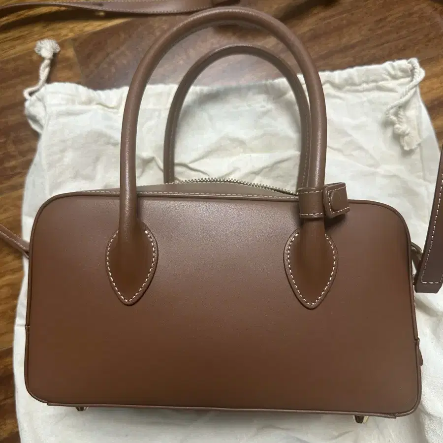 De Meriel Bowling Bag Medium Tan Brown on Bunjang Global Site.