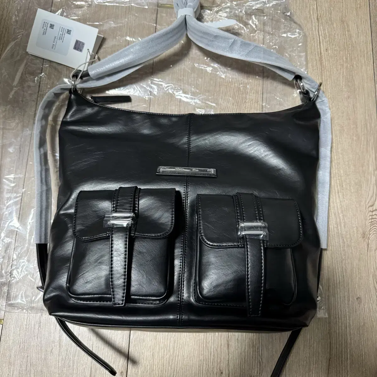 MATIN KIM | 마뗑킴 Sporty tote bag in black on Bunjang