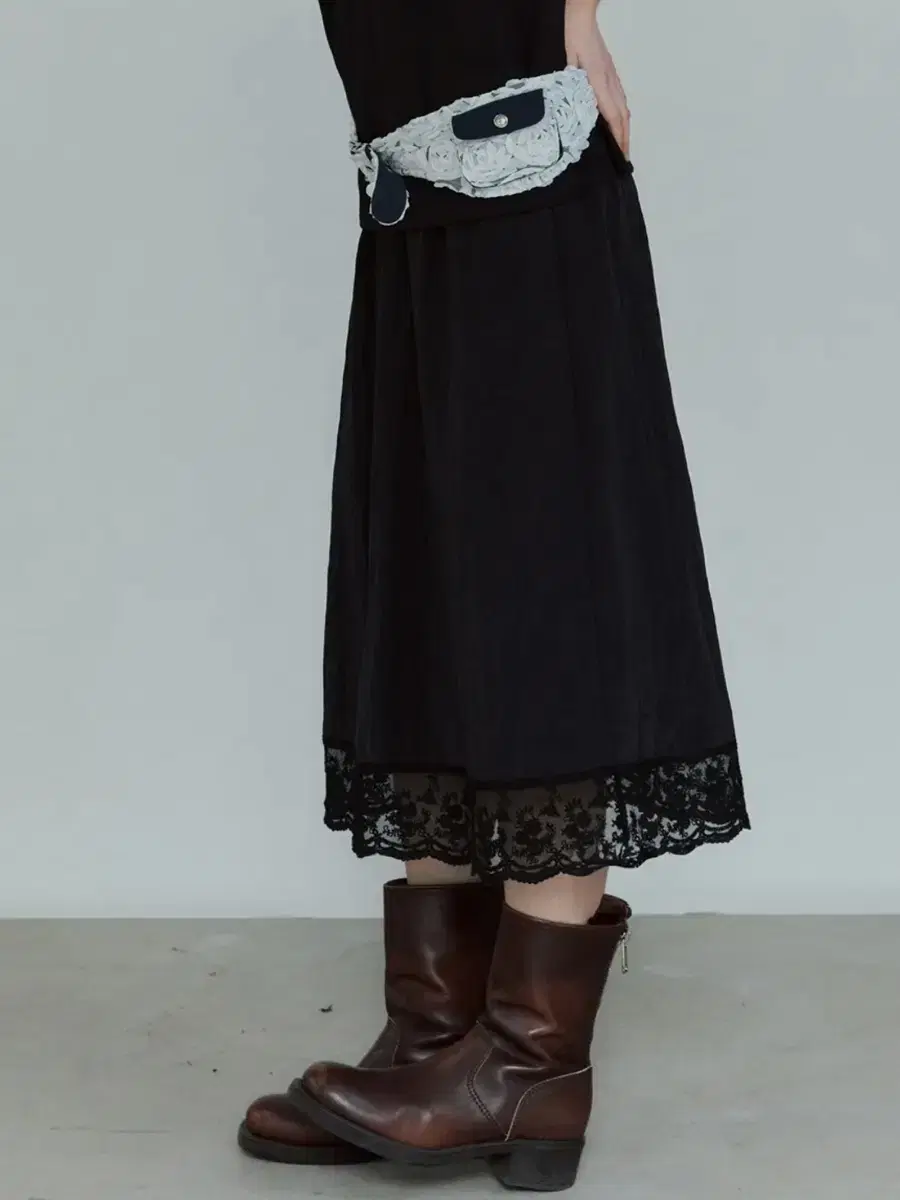 시엔느 Lily Lace Skirt (Black)