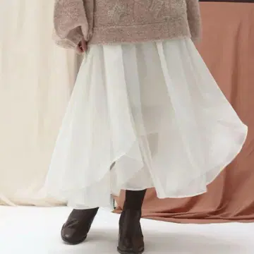 muguet irregular hem gloss skirt 스커트