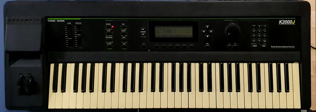 커즈와일 신디사이저 K2000J