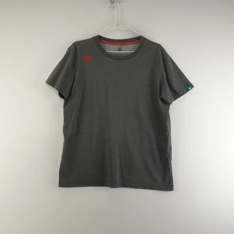 G3954 데상트 남105 그레이 반팔티셔츠